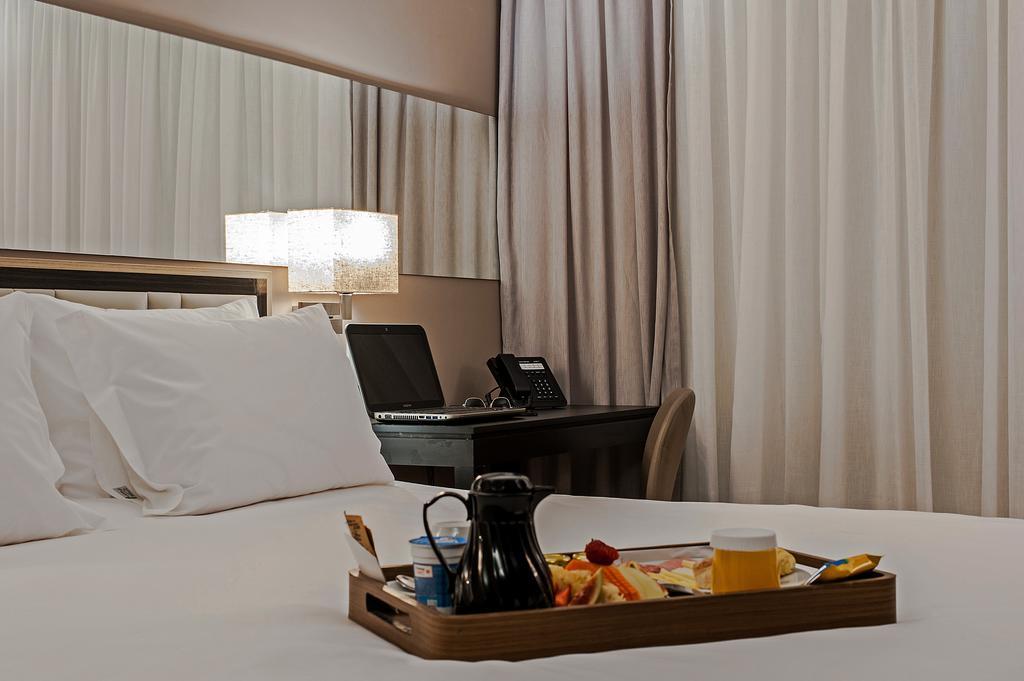 Hotel Atlantico Prime Rio de Janeiro Room photo Breakfast in a room